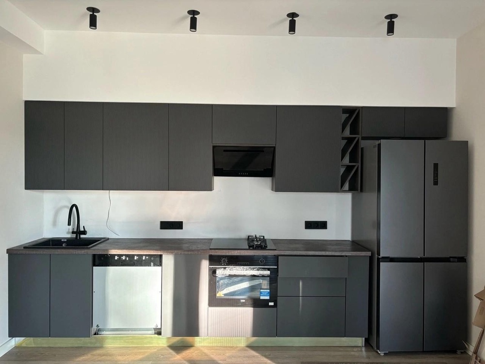 Изготавливаем кухни по индивидуальным размерам.