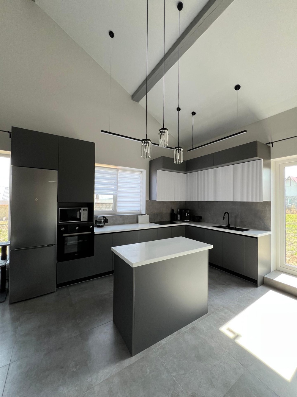 Изготавливаем кухни по индивидуальным размерам.